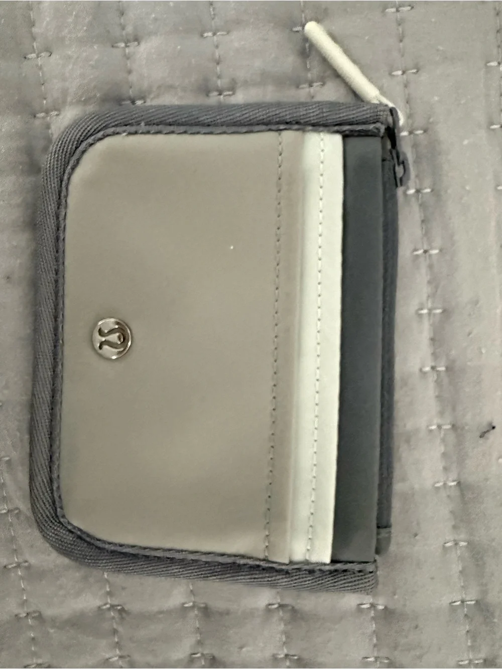 lululemon athletica gray and white zip wallet